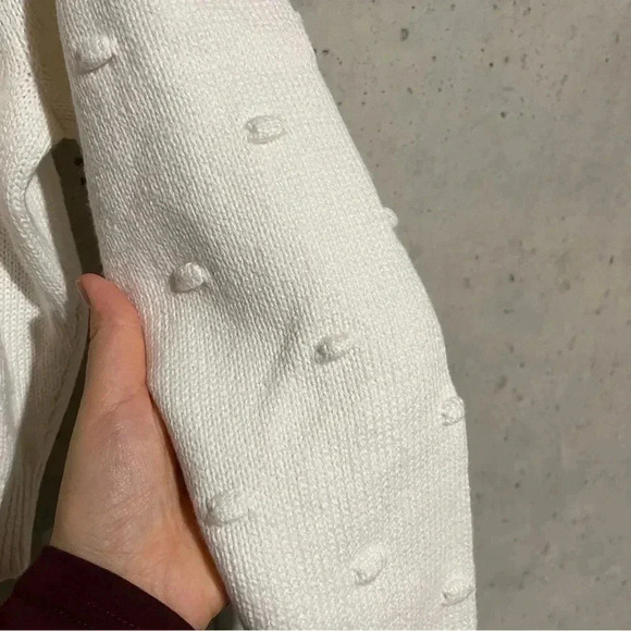 Levi’s Womens Puff Sleeve Jumper NWT Size M Cream Crew Neck Pullover Cropped - Picture 2 of 9